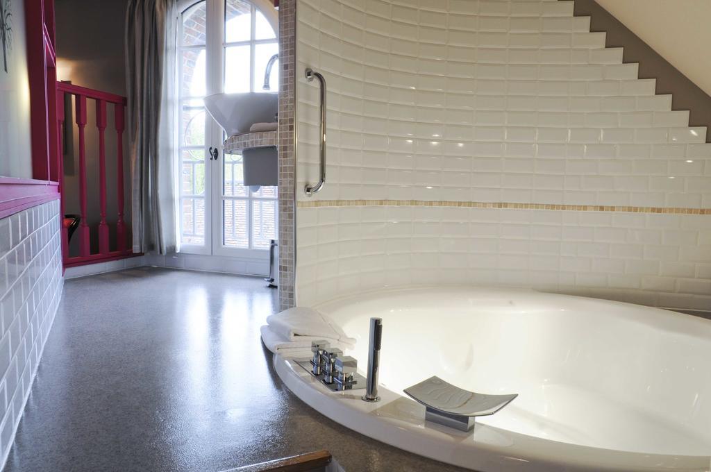 Chateau Le Clos Verneuil d'Avre et d'Iton Exteriör bild